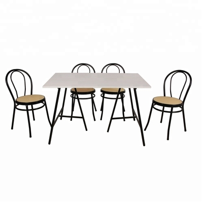 Stange mit 4 Stühlen Speisetisch und Stuhl-Satz-Möbel