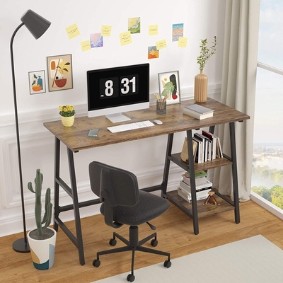 Hölzerner Metallbüro-Computertisch mit Regale ODM